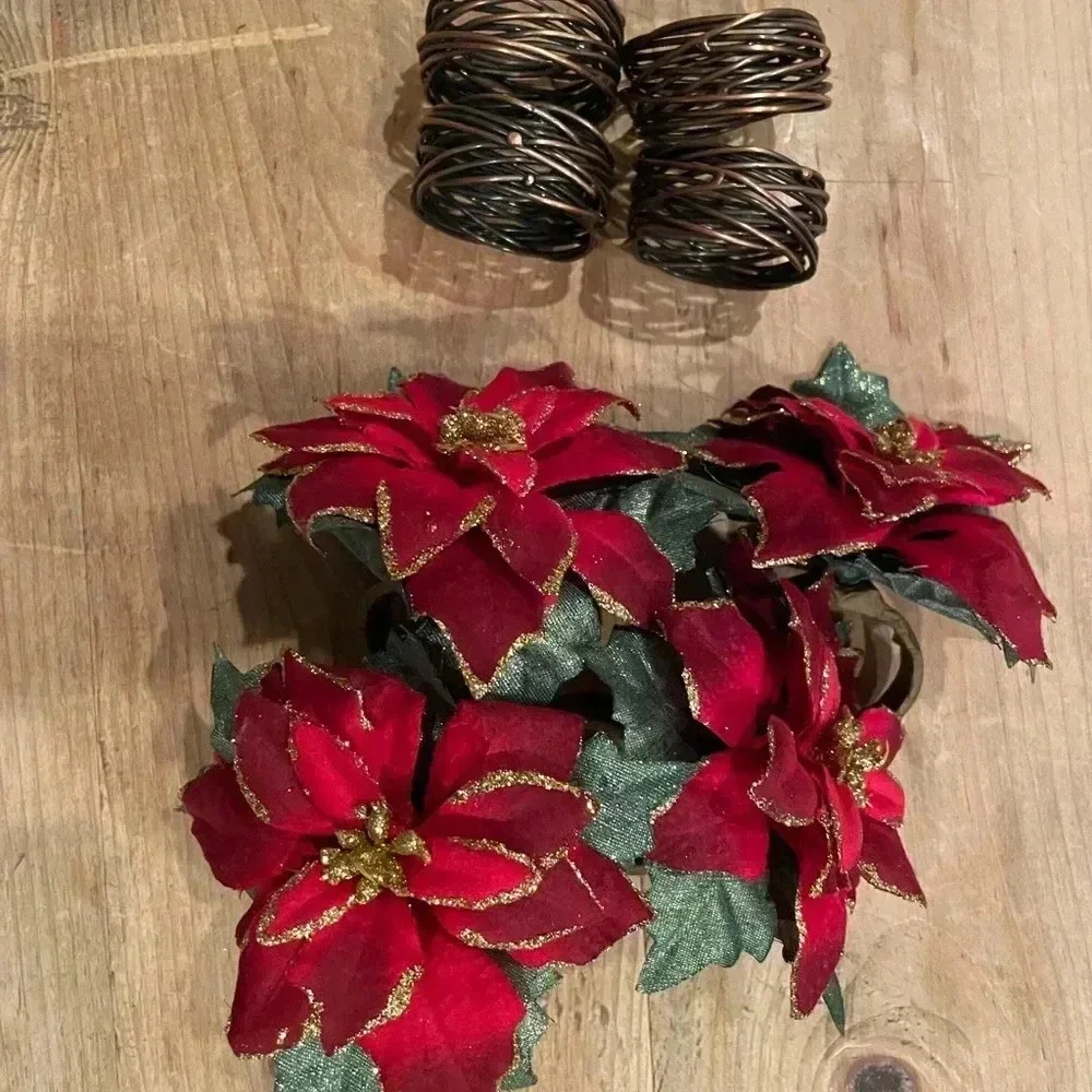 NWOT bundle of napkin holders-festive and everyday-wired & floral poinsettias